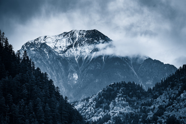 Photoshop结合LR调出风景照片唯美冷色调,PS教程,