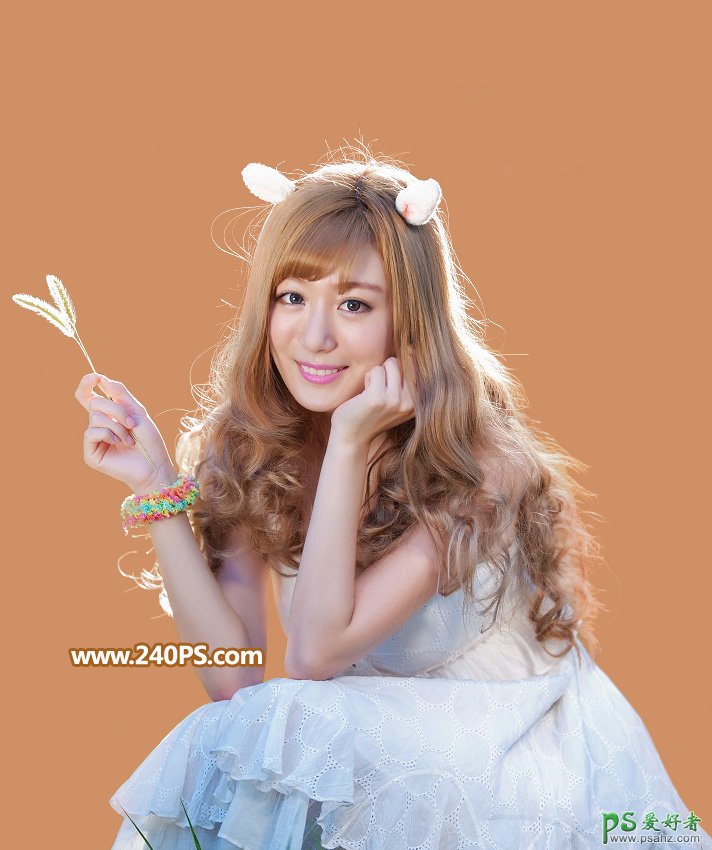 PS通道抠图教程:利用多个通道快速抠出外景拍摄的高清长发美女