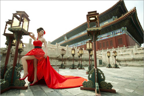 PS修复美化大气古典美女写真图片