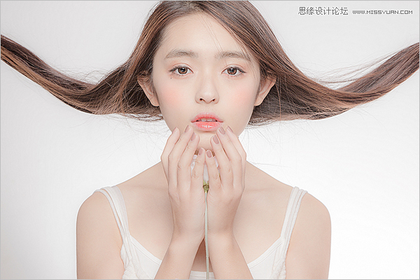 Photoshop调色调出粉嫩肤色效果的人像照片