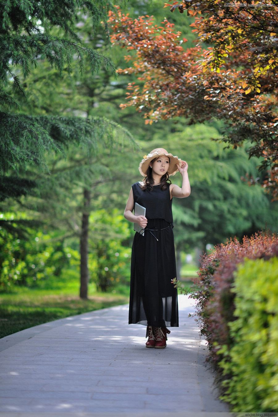 PS调色调出甜美逆光效果图的外景美女人像照片
