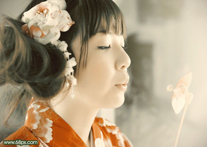 Photoshop调出古典黄灰色室内美女头像图片