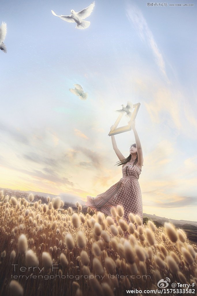 Photoshop创意合成拿着相框放生的少女场景