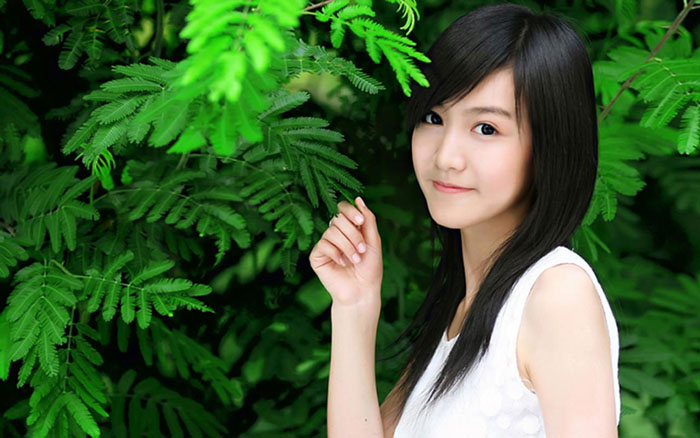 Photoshop调出甜美蓝色调的清纯女生照片
